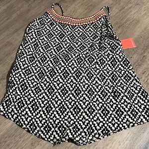 Lulumari open back tank top